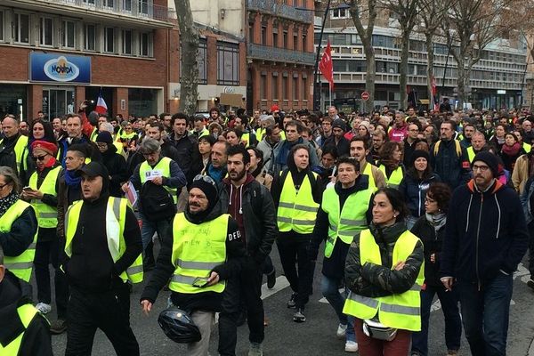 2 000 manifestants à Toulouse, selon la préfecture. 