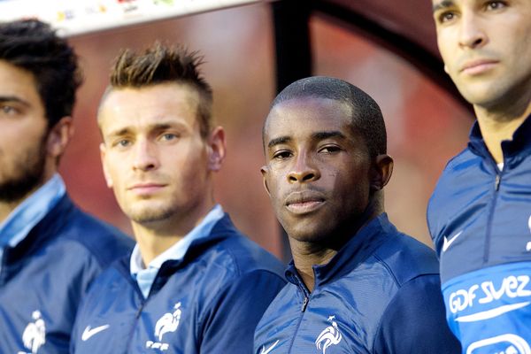 Mavuba entouré de Debuchy et Rami, deux anciens du LOSC. 