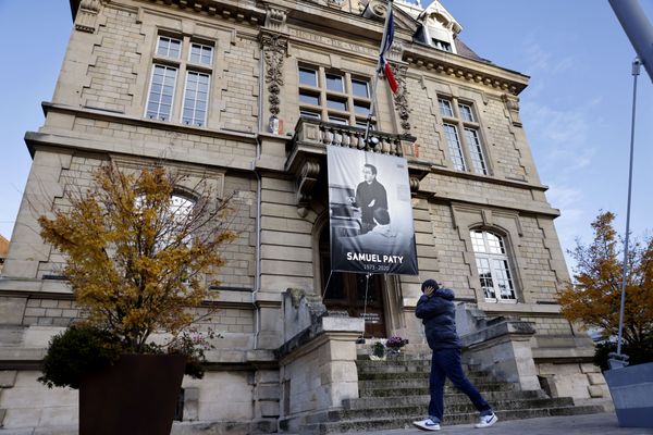 Samuel Paty, 47 ans, avait été décapité le 16 octobre près de son collège de Conflans-Sainte-Honorine (Yvelines) par Abdoullakh Anzorov, qui lui reprochait d'avoir montré des caricatures de Mahomet à ses élèves.