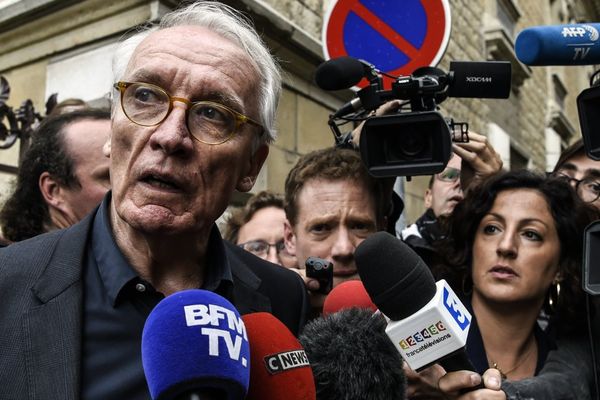 Jean-Paul Teissonnière, l'avocat de Murielle Bolle, devant la presse à Dijon le 29 juin 2017.