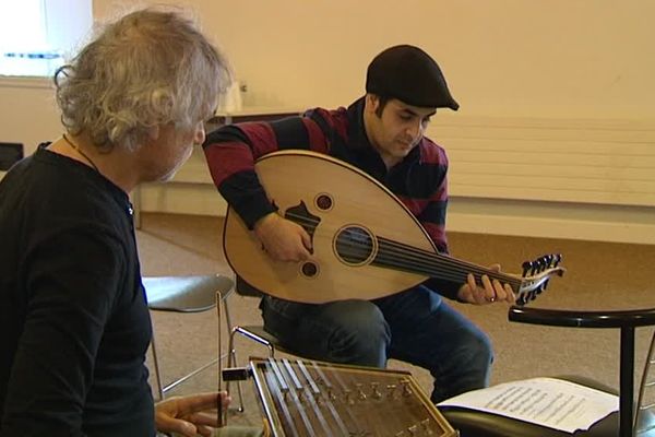 Les auditions sont en cours pour composer ce nouvel orchestre composé de musiciens migrants 