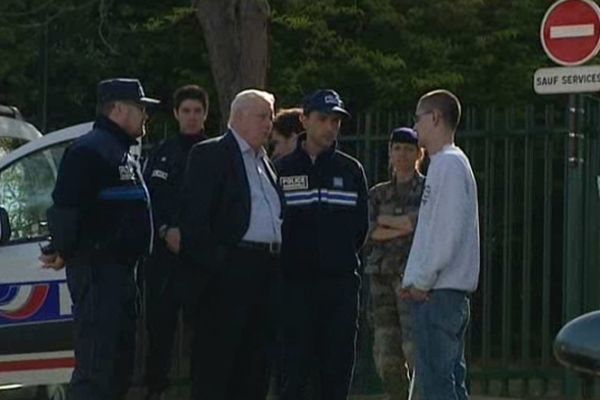 Dès le lendemain matin de la disparition de sa fille Fiona, Nicolas Chafoulais s'était rendu devant le parc Montjuzet de Clermont-Ferrand. Il s'était brièvement entretenu avec Serge Godard, maire de Clermont-Ferrand. Vendredi soir, il a décidé, à son tour de se constituer partie civile.