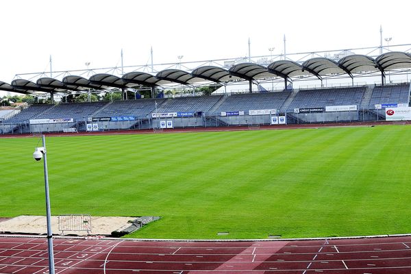 Le stade René-Gaillard de Niort, enceinte des Chamois niortais et de nombreuses associations sportives de la ville.