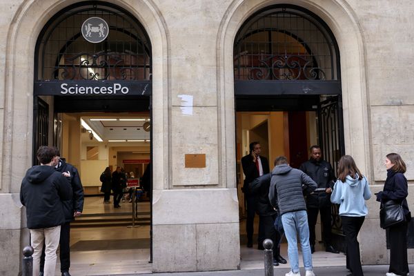 L'entrée de Siences Po, rue Saint Guillaume, dans le 7e arrondissement de Paris.