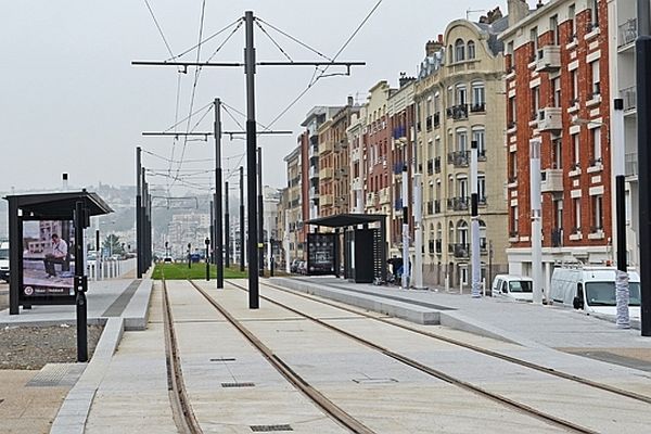 La station de tramway de la plage du Havre