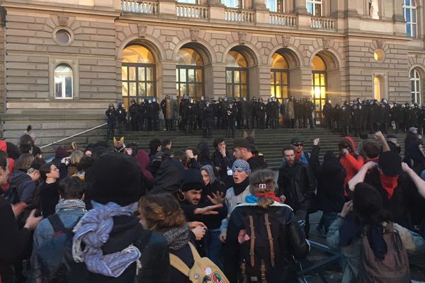 Quelques minutes après l'évacuation du Palais universitaire de Strasbourg.