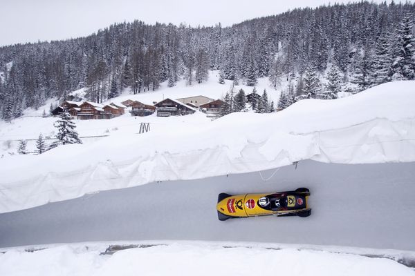 La piste de bobsleigh de La Plagne accueillera de nouveau des épreuves olympiques en 2030 après les JO d'Albertville 1992.