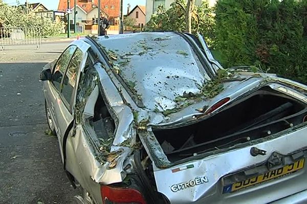 Beaucoup de dégats matériels, comme ici dans le quartier Trois Fontaines à Reims