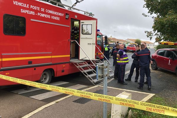 30 sapeurs-pompiers sécurisent le secteur.