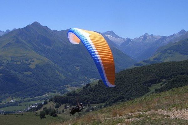 Parapente au col de Couraduque