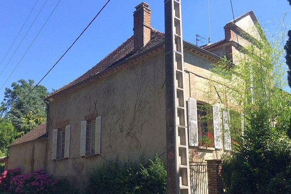 La maison de la victime à Saint-Sérotin, dans l'Yonne, où son corps a été découvert