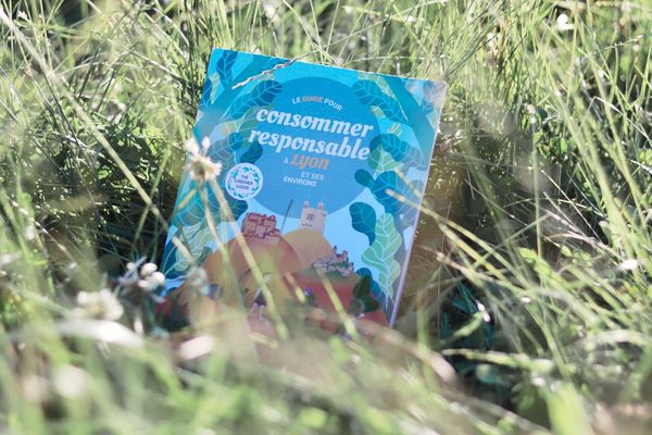 Le guide pour consommer responsable à Lyon est disponible dans 70 points de distribution ou par envoi postal