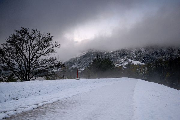 Dimanche 17 novembre, les conditions de circulation sont délicates sur certaines routes du Cantal.