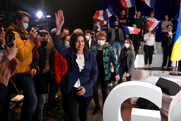 Le 11/03/2022, la candidate du Parti socialiste Anne Hidalgo était en meeting à la halle Martenot à Rennes.