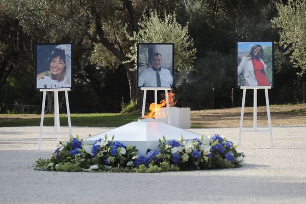 Les photos des trois victimes de l'attentat de la basilique de Nice du 29 octobre 2020 :  Nadine Devillers, 60 ans (à gauche), Vincent Loquès, sacristain de la basilique et Simone Barreto Silva, 44 ans et mère de trois enfants (à droite).