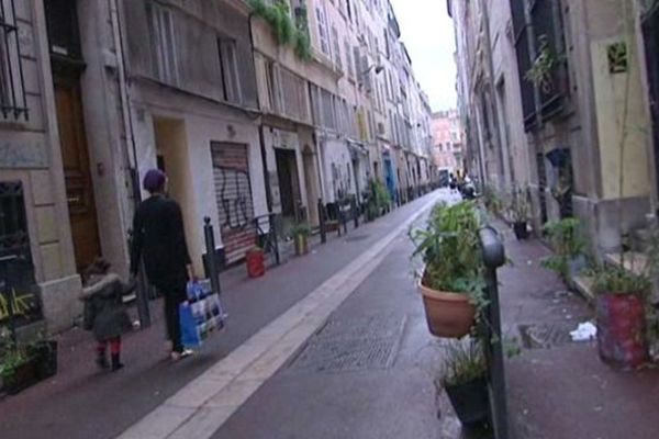 L'enfant a reçu un coup de couteau au thorax alors qu'il se trouvait dans l'appartement familial rue Châteauredon à Marseille (1er).