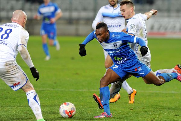 Match nul 1 à 1 entre Auxerre et Niort le 4 mars 2016.