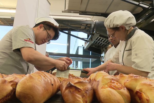 Boulangers français et coréens se forment ensemble.