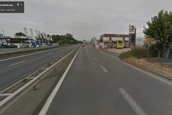 L'accident a eu lieu vers 21h30 sur la RD2020, à hauteur de la station Total.