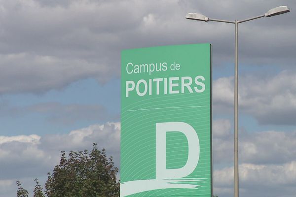 L'université de Poitiers accueille près de 29.000 étudiants ce qui représente 21% de la population globale de la ville.