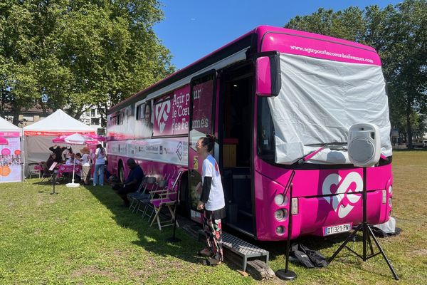 Le bus du cœur des femmes s'installe pour trois jours à Argenteuil.