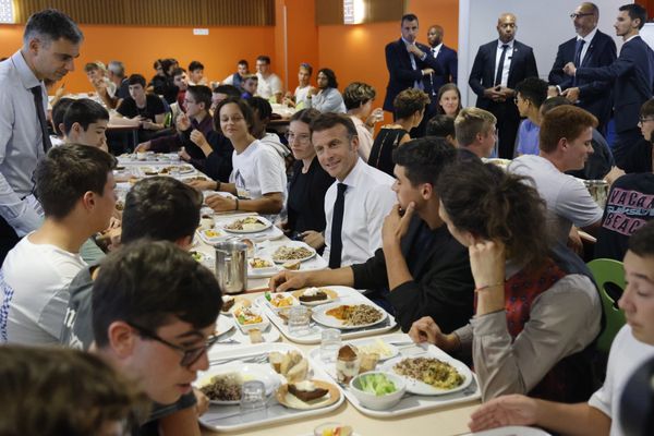 Visite d'Emmanuel Macron au lycée professionnel Éric Tabarly aux Sables-d'Olonne