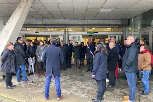 Hommage à Tulle ce 23 novembre après le décès d'un agent du fisc lundi soir dans le Pas-de-Calais