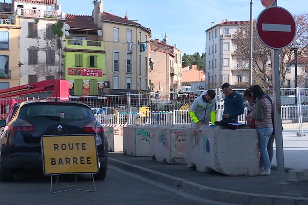 Des immeubles menacent de s'effondrer au centre ville de Perpignan : 26 riverains du quartier Saint-Jacques ont dû être évacués en urgence.