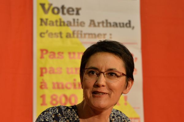 Nathalie Arthaud, candidate pour Lutte ouvrière à l'élection présidentielle, lors d'un récent meeting en France.