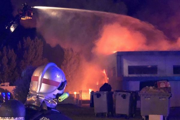 Les sapeurs pompiers sont intervenus rapidement sur les lieux. 