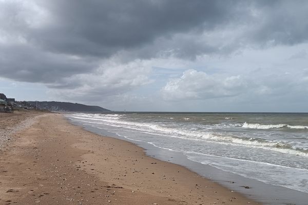 Ciel nuageux et parfois porteur d'averses sur la Normandie