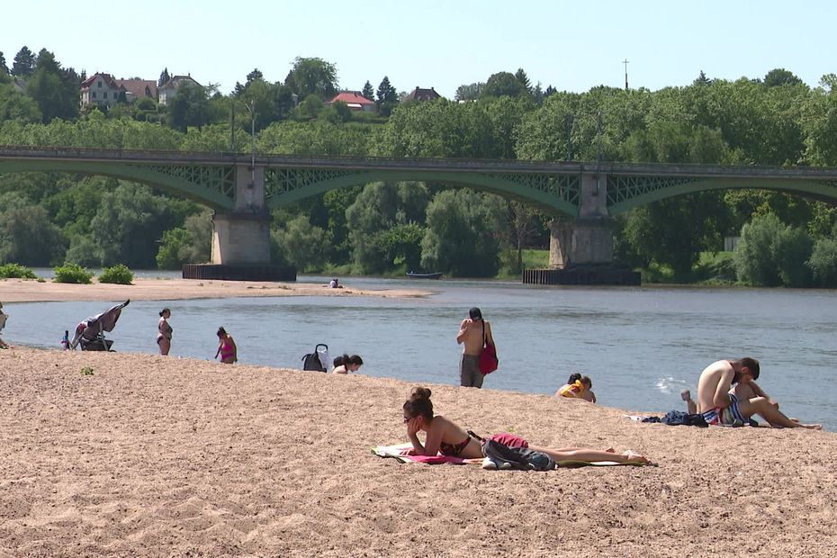 Nevers plage : beau succès pour la baignade en eau vive et les activités de plein  air - Nevers (58000)