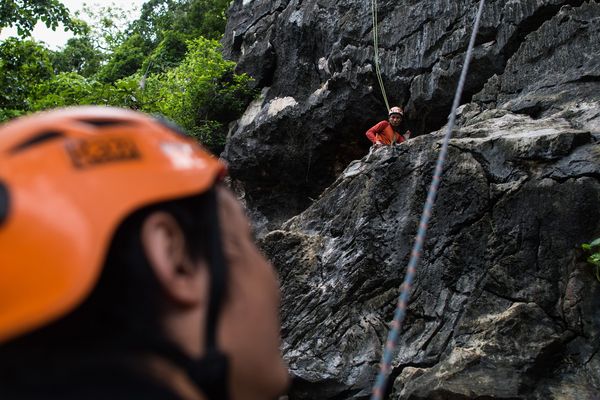 Les 3 alpinistes birmans à l'entraînement.