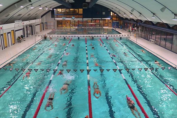 En septembre 2024, les demandes d'inscriptions aux cours de natation des Dauphins d'Annecy ont doublé.