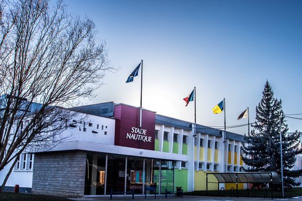 La piscine est fermée. Le chantier de remise en état devrait durer trois mois.