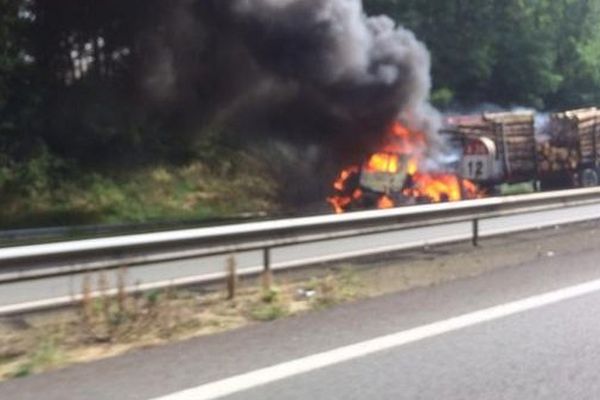 Photo prise cet après-midi sur l'A36 à hauteur de l'accident.