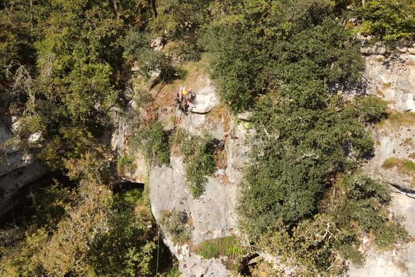 Des travaux sécurisation de la falaise du Grand Roc aux Eyzies