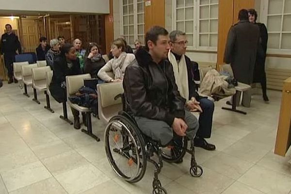 Les victimes lors du procès de la roquette de Bretteville-sur-Odon, 17 décembre 2013, Caen