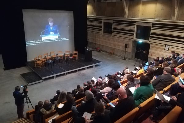 La ministre de a culture, Roselyne Bachelot, vue au SEW-Morlaix, en direct depuis Avignon