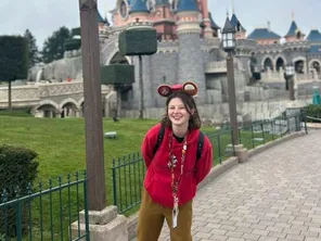 Stéphanie Magloire va mieux aujourd'hui, elle démarre une nouvelle page de sa vie et travaille à Disneyland Paris.