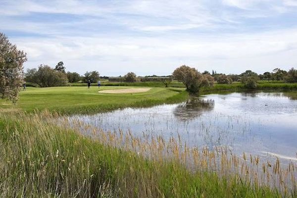 Saint-Cyprien (Pyrénées-Orientales) - le golf où l'individu nu et sous l'emprise de drogue a été arrêté par les gendarmes et la police municipale - archives.