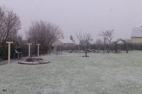 Le jardin enneigé de Blanche Neige à St Germain-le-Fouilloux en Mayenne dimanche