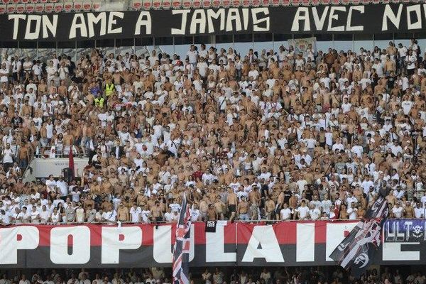 "Pour que ce match soit une belle fête et que notre équipe bénéficie du soutien qu'elle mérite, il faut que nos plus fervents supporters soient là avec nous", a expliqué Jean-Pierre Rivère, président du GYM.
