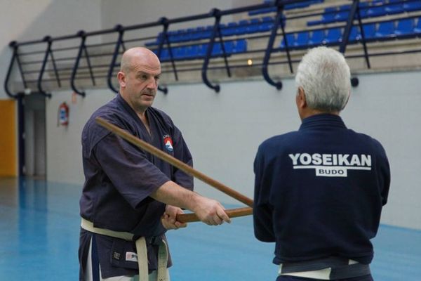 José Perez, habitant de Pagolle, avec le maître japonais Hiroo Mochizuki