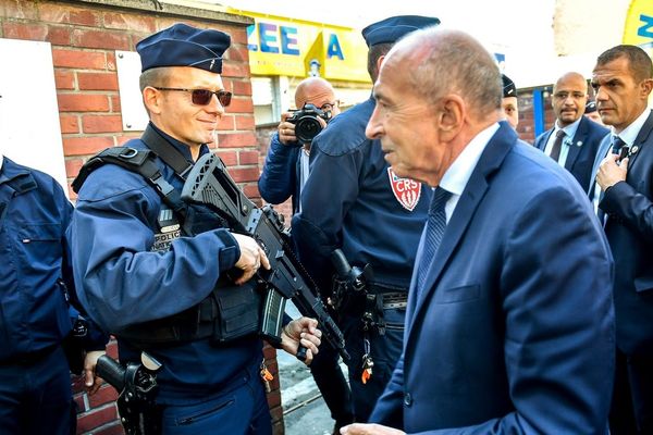 Le ministre de l'intérieur Gérard Collomb, ce mercredi 26 septembre 2018 dans le quartier de Fives à Lille.