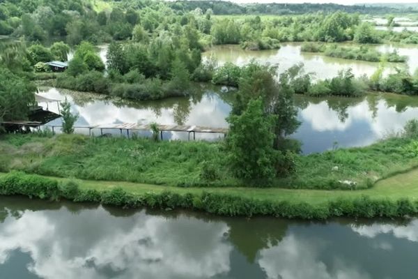 Vue imprenable depuis la Montagne de Frise sur les méandres de la Somme