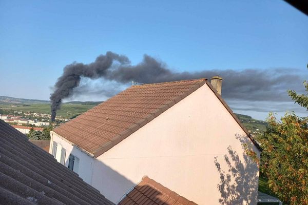 Un feu d'entrepôt à Épernay le 12 août 2024.