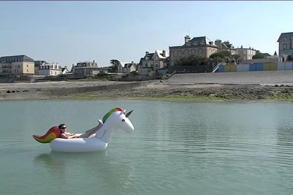 La piscine d'eau de mer de Saint-Pair-sur-Mer