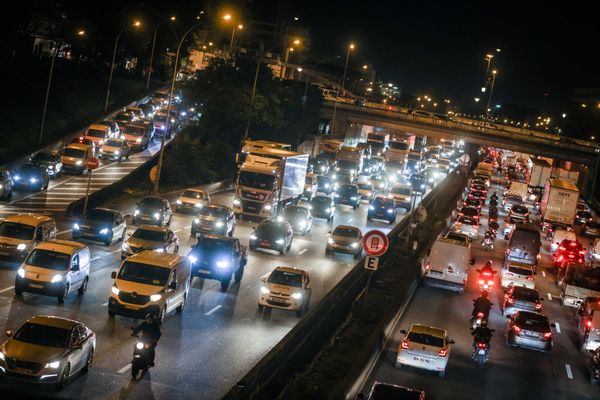 Les automobilistes doivent emprunter des déviations, les 5 et 6 juin, puisque le périphérique et l'A86 sont en partie fermés.