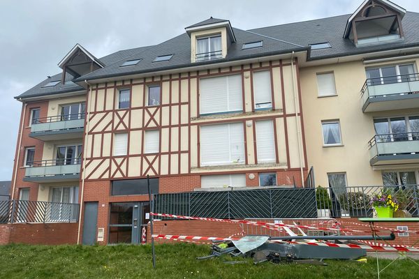 Les balcons de l'ensemble des bâtiments sont désormais interdits d'accès.